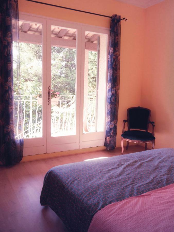 Mas De La Croix - Chambres D'Hotes Sernhac エクステリア 写真